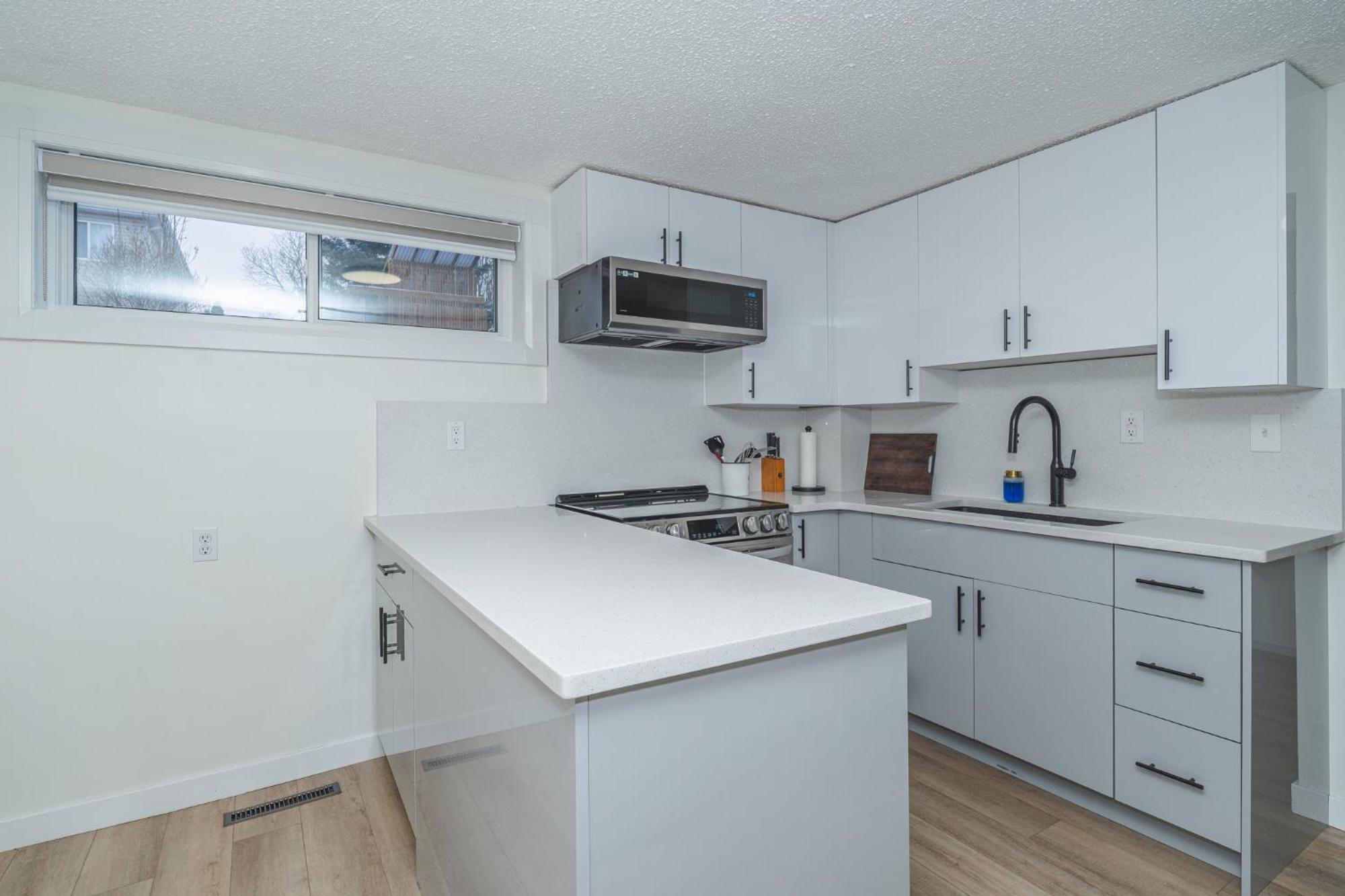 Central Edmonton Family Friendly Home 외부 사진