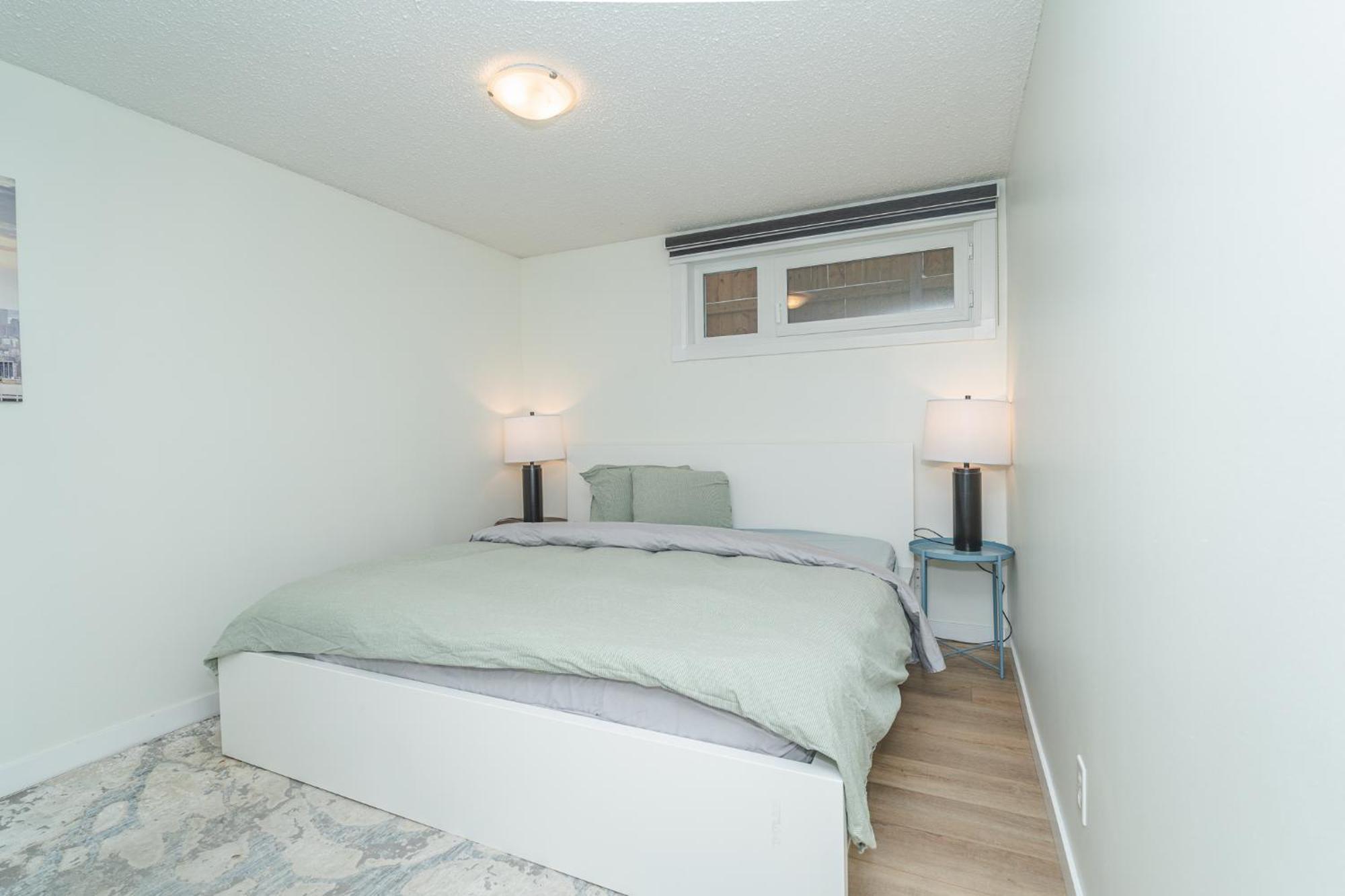 Central Edmonton Family Friendly Home 외부 사진