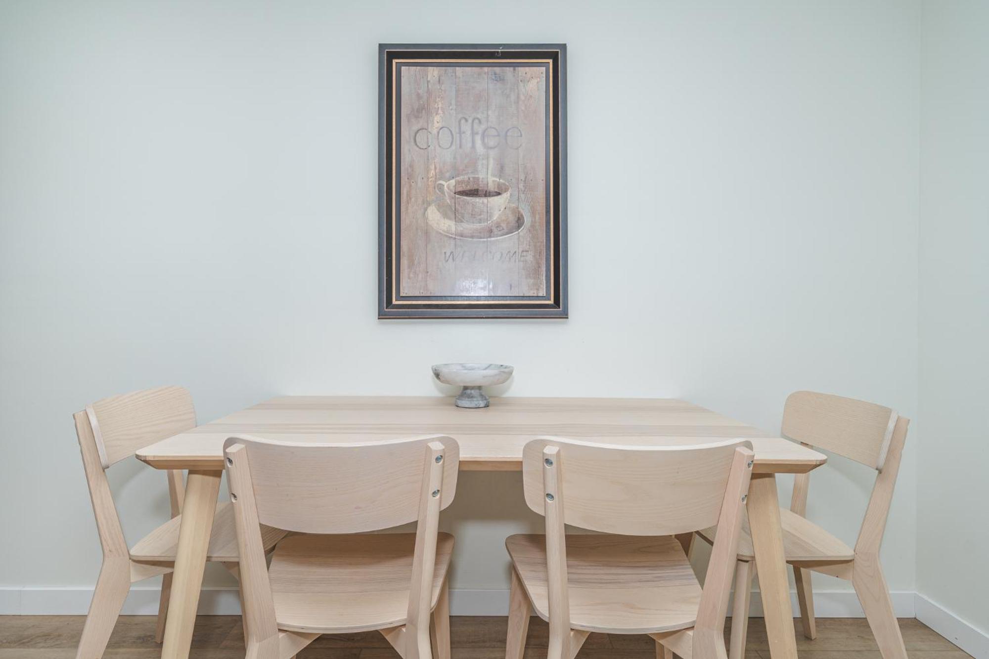 Central Edmonton Family Friendly Home 외부 사진